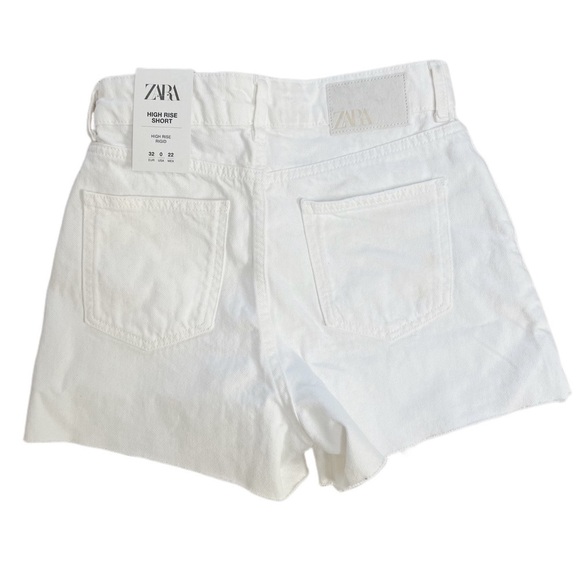 NWT Zara White Distressed Denim High Rise Shorts - Size 0 - Picture 3 of 3